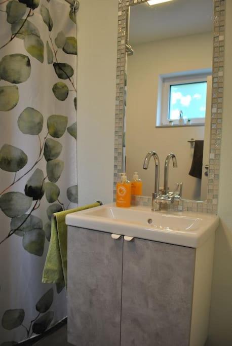 Modernes Doppelzimmer Friedewald Rhoenblick Exterior foto